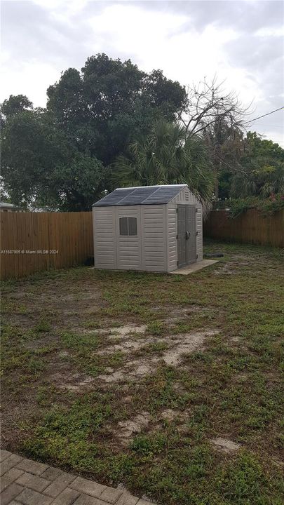 For Rent: $2,950 (3 beds, 1 baths, 1352 Square Feet)