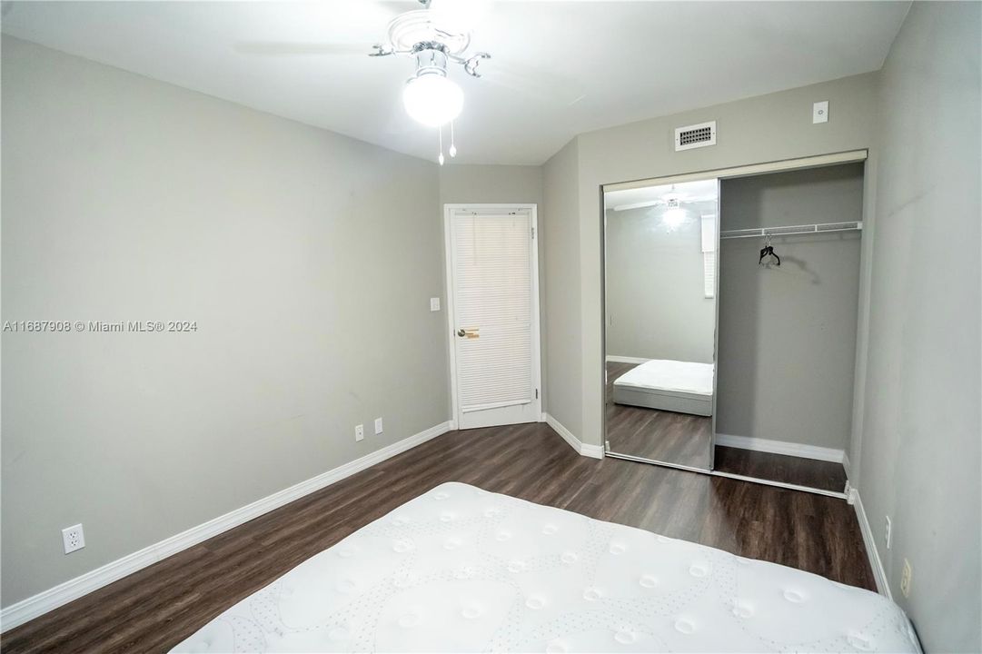 For Rent: $2,450 (2 beds, 2 baths, 1240 Square Feet)