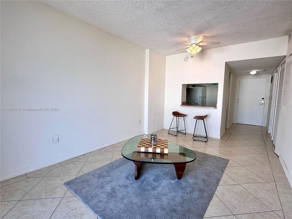 For Sale: $240,000 (1 beds, 1 baths, 500 Square Feet)