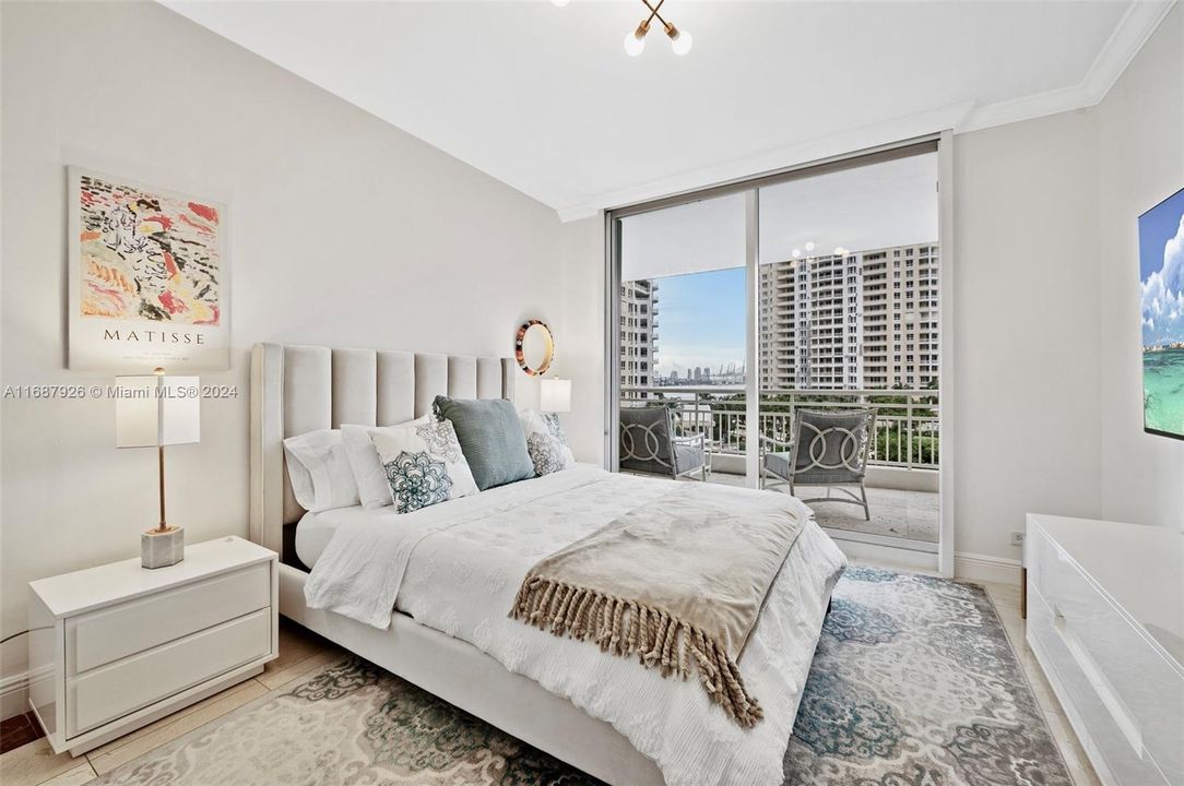 For Sale: $1,350,000 (2 beds, 2 baths, 1650 Square Feet)