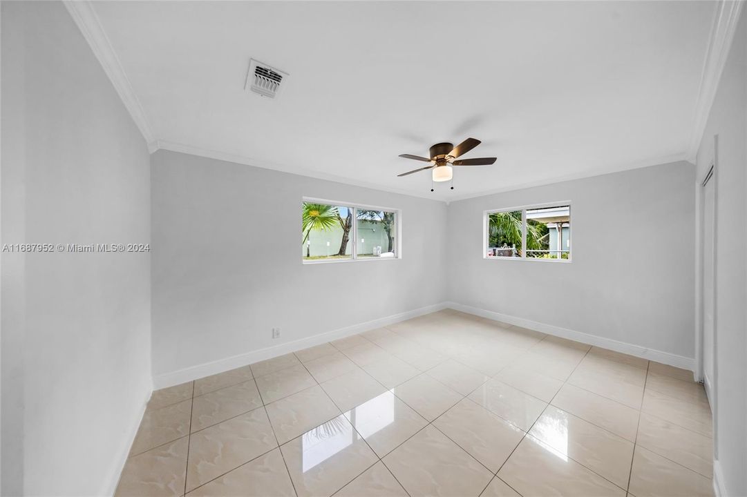 For Sale: $650,000 (3 beds, 1 baths, 1293 Square Feet)