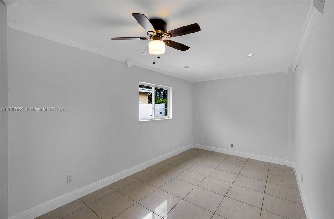 For Sale: $650,000 (3 beds, 1 baths, 1293 Square Feet)