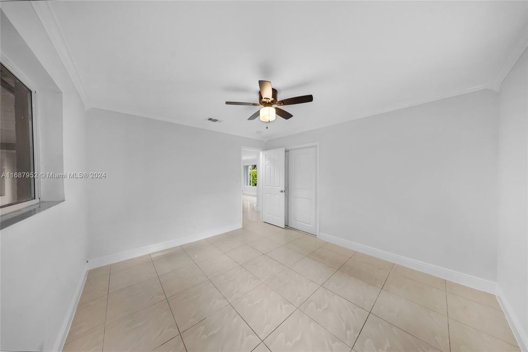 For Sale: $650,000 (3 beds, 1 baths, 1293 Square Feet)