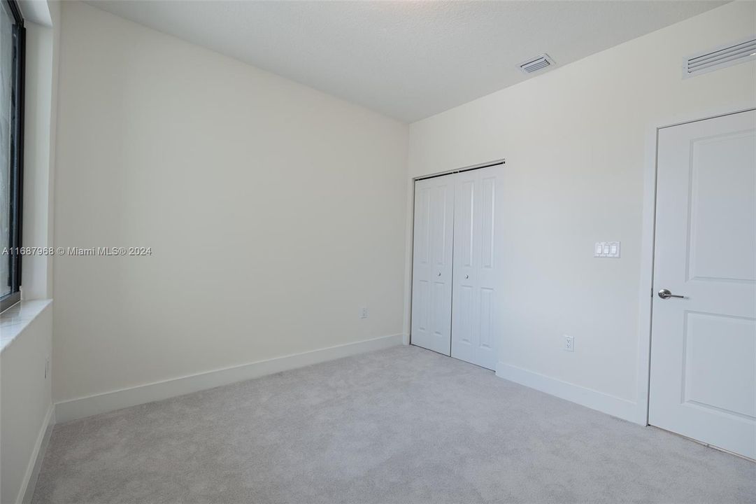 For Rent: $3,300 (3 beds, 2 baths, 1124 Square Feet)