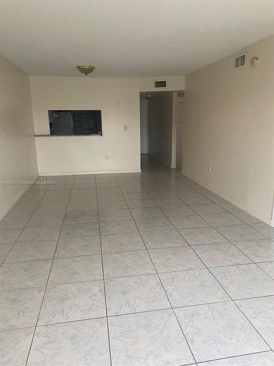 For Rent: $2,200 (2 beds, 2 baths, 1000 Square Feet)