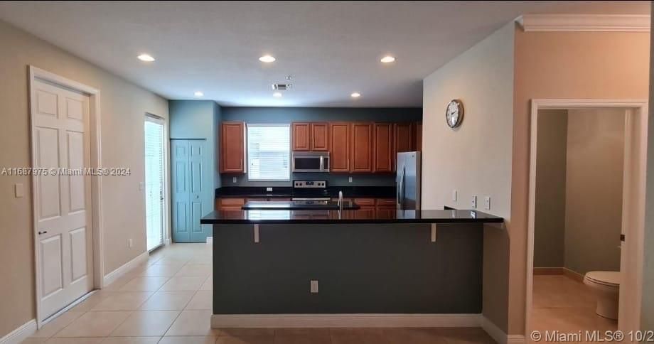 For Rent: $3,750 (3 beds, 2 baths, 2320 Square Feet)