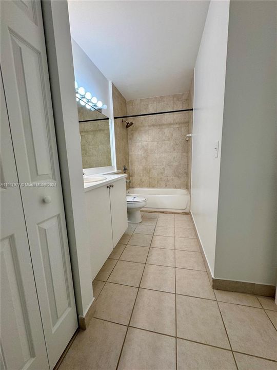 Active With Contract: $1,690 (1 beds, 1 baths, 691 Square Feet)