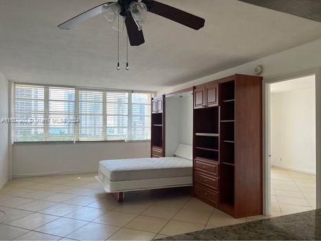 For Rent: $1,950 (1 beds, 1 baths, 750 Square Feet)