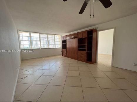 For Rent: $1,950 (1 beds, 1 baths, 750 Square Feet)