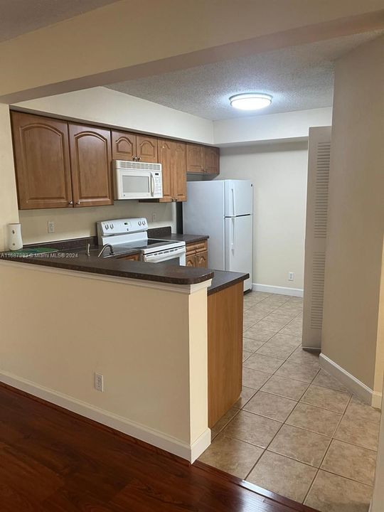 For Rent: $2,150 (2 beds, 2 baths, 1106 Square Feet)