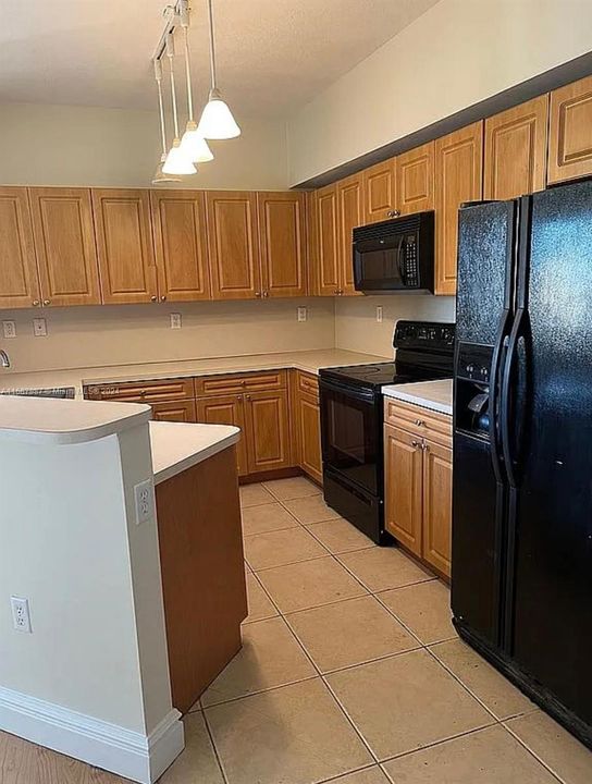 For Rent: $2,700 (3 beds, 2 baths, 1519 Square Feet)