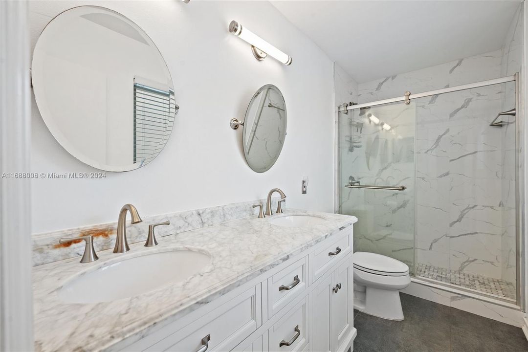 For Sale: $685,000 (4 beds, 2 baths, 1812 Square Feet)