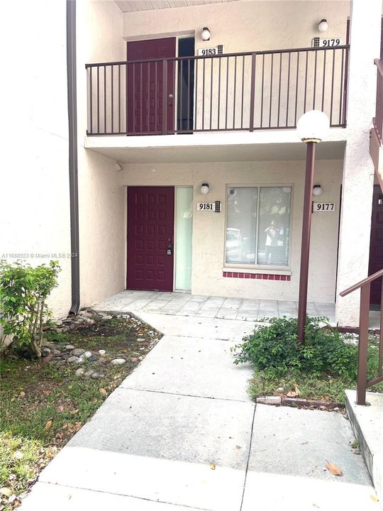 For Rent: $2,000 (1 beds, 1 baths, 862 Square Feet)