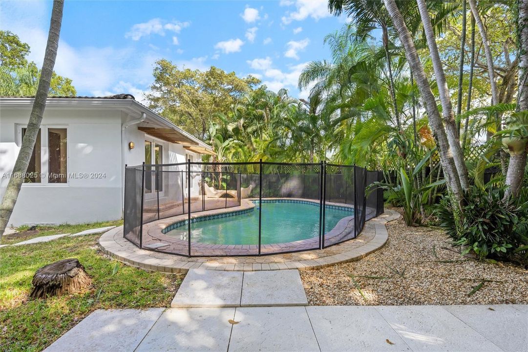 For Sale: $1,850,000 (3 beds, 3 baths, 1936 Square Feet)