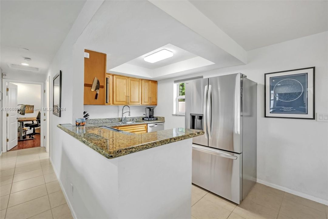 For Sale: $420,000 (2 beds, 1 baths, 960 Square Feet)