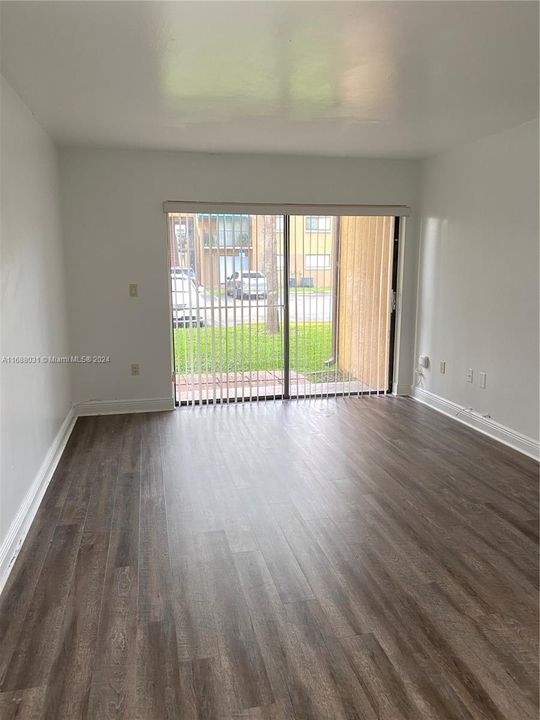 For Rent: $2,000 (1 beds, 1 baths, 583 Square Feet)