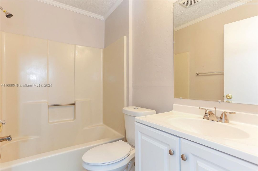 For Rent: $2,320 (3 beds, 2 baths, 1056 Square Feet)