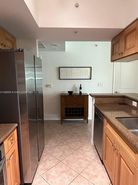 For Rent: $4,350 (2 beds, 2 baths, 1080 Square Feet)