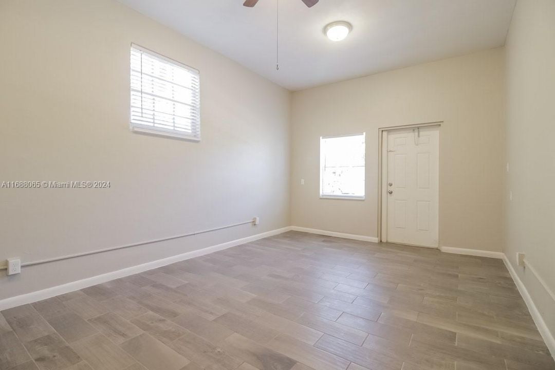 For Rent: $2,765 (3 beds, 2 baths, 1580 Square Feet)