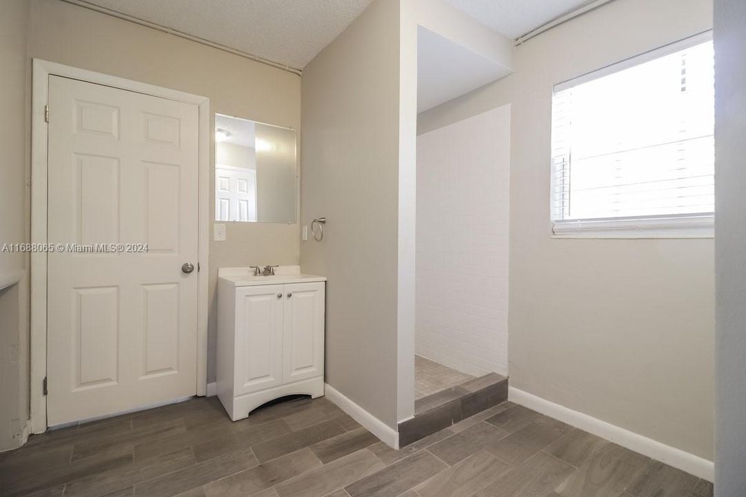 For Rent: $2,765 (3 beds, 2 baths, 1580 Square Feet)