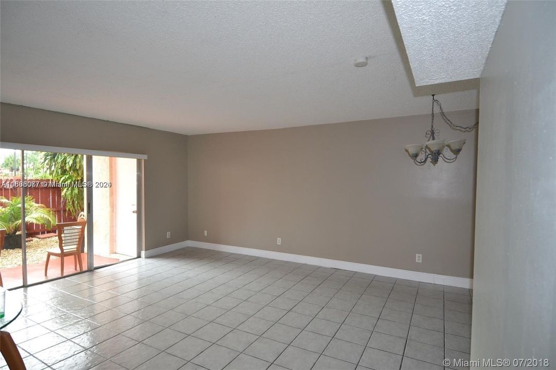 For Rent: $2,200 (2 beds, 2 baths, 775 Square Feet)