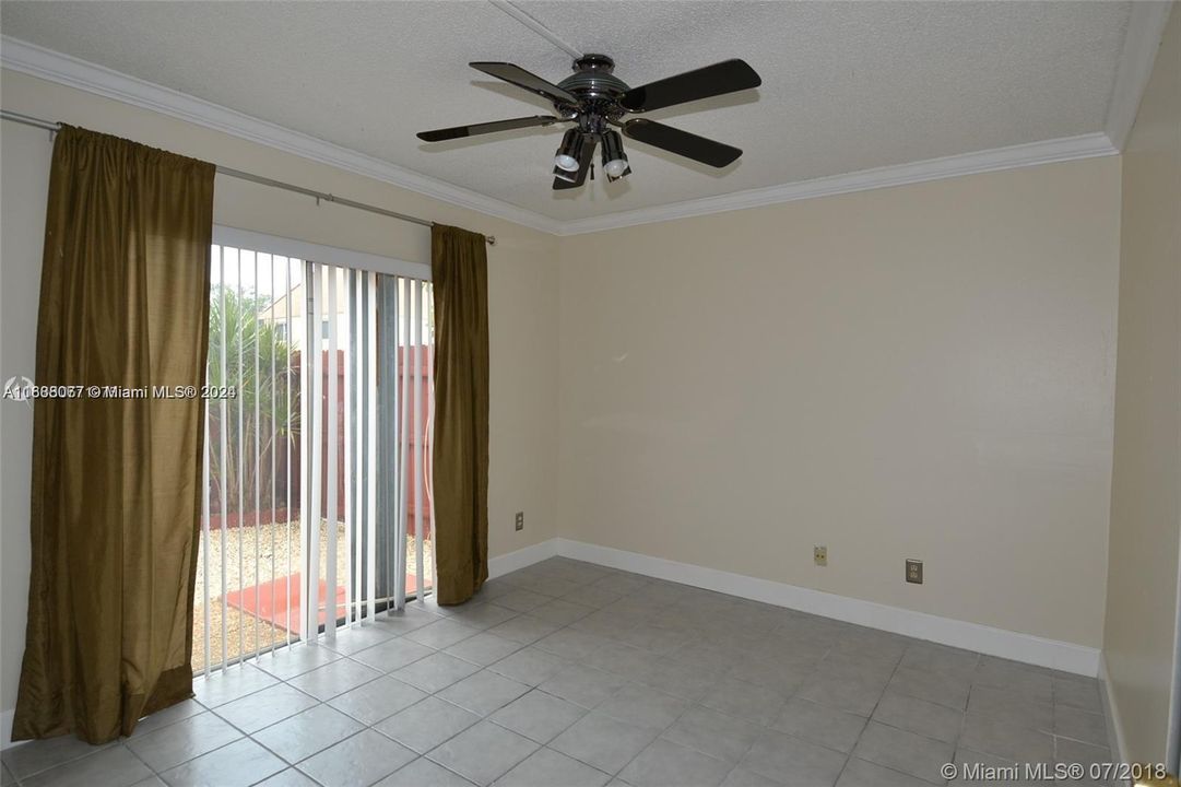 For Rent: $2,200 (2 beds, 2 baths, 775 Square Feet)