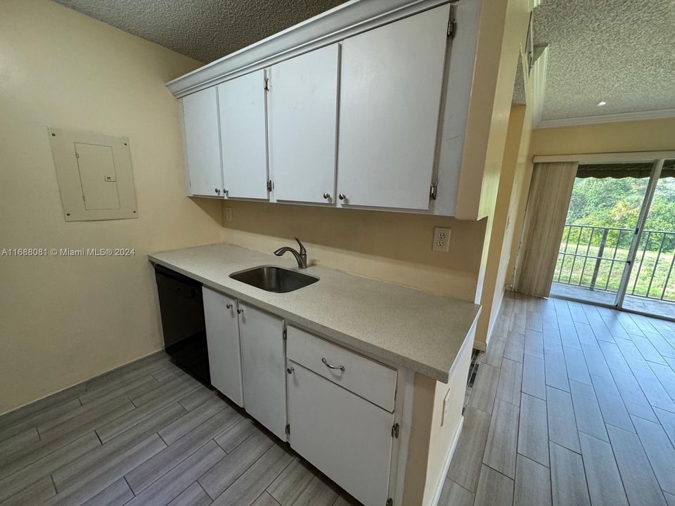 For Rent: $1,490 (1 beds, 1 baths, 540 Square Feet)