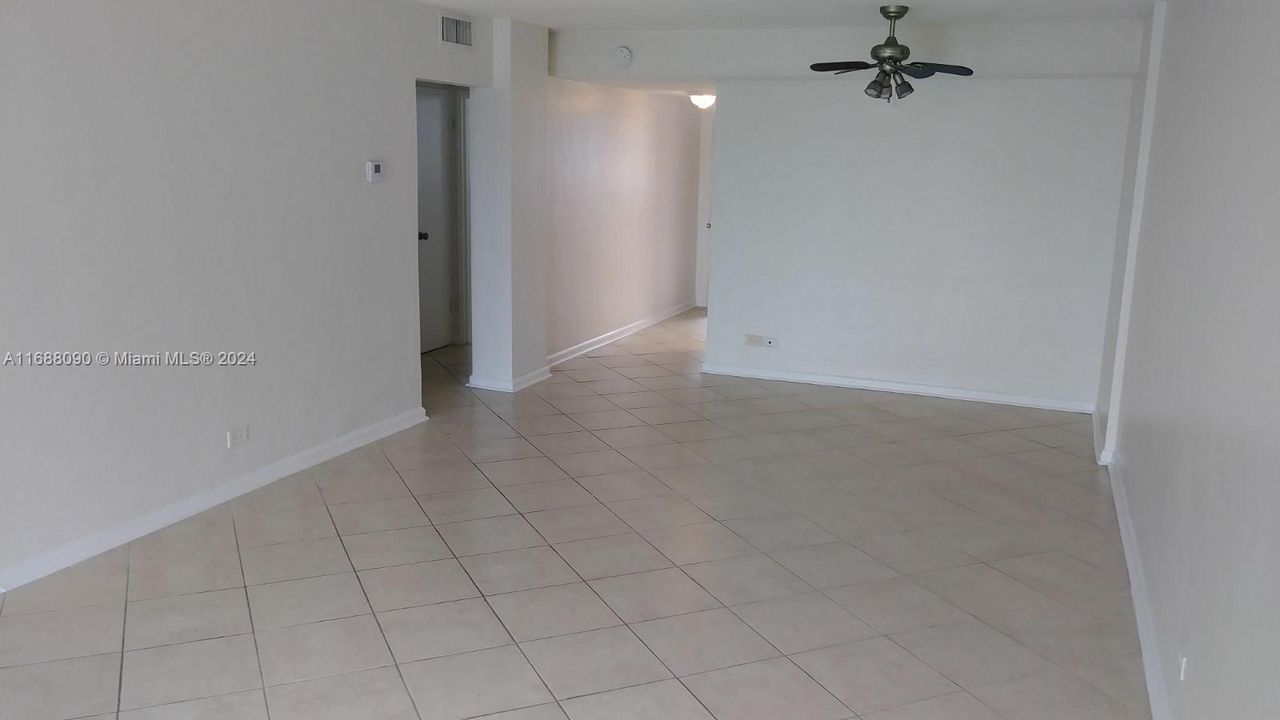 For Rent: $2,400 (2 beds, 2 baths, 1025 Square Feet)