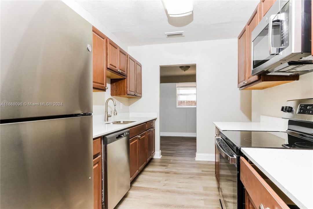 For Rent: $3,345 (3 beds, 2 baths, 2083 Square Feet)