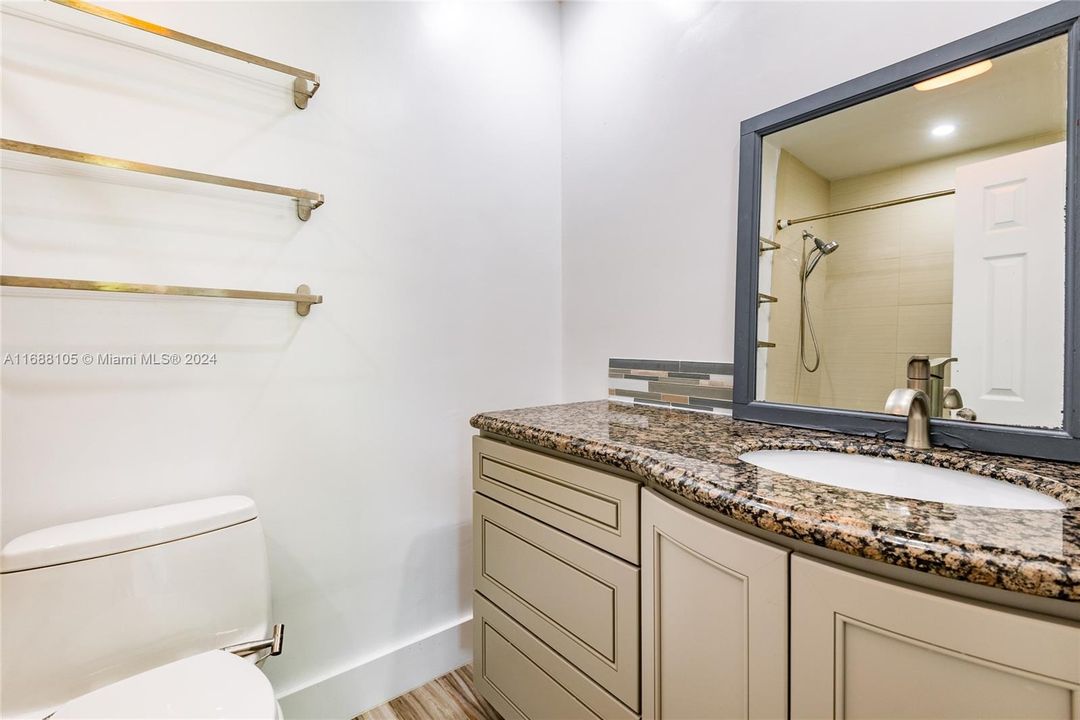 For Sale: $398,000 (2 beds, 2 baths, 1176 Square Feet)