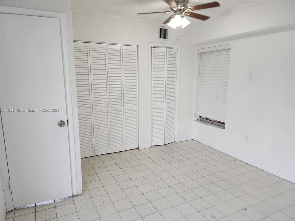 For Rent: $1,700 (1 beds, 1 baths, 650 Square Feet)