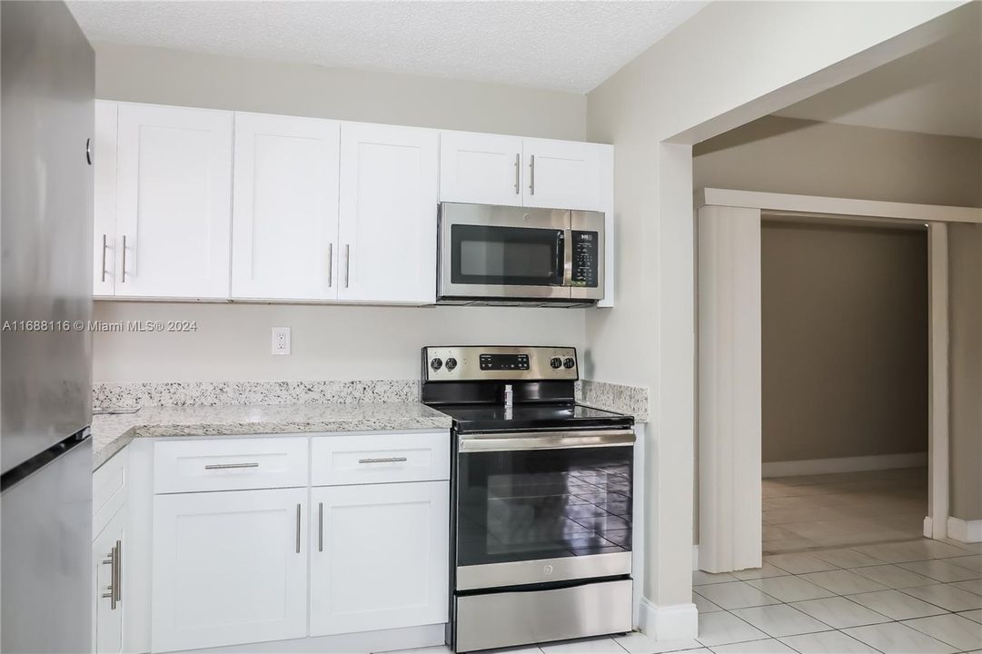 For Rent: $3,439 (3 beds, 2 baths, 2024 Square Feet)