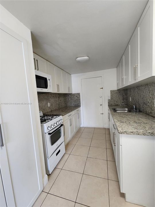 For Rent: $2,200 (2 beds, 2 baths, 1417 Square Feet)