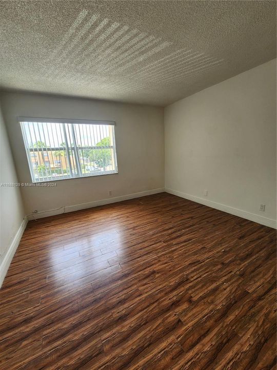 For Rent: $2,200 (2 beds, 2 baths, 1417 Square Feet)