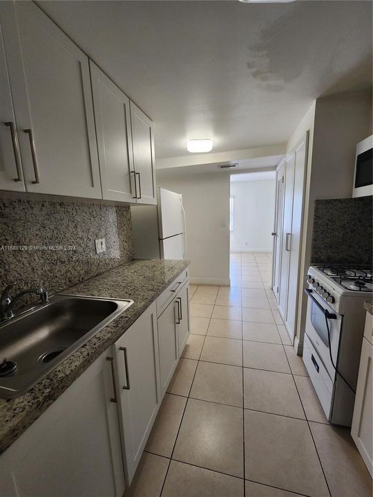 For Rent: $2,200 (2 beds, 2 baths, 1417 Square Feet)