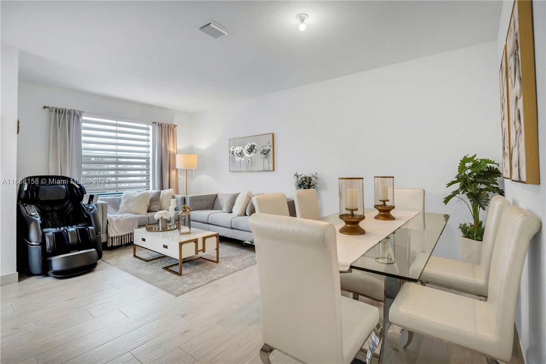 Active With Contract: $519,900 (3 beds, 2 baths, 1540 Square Feet)