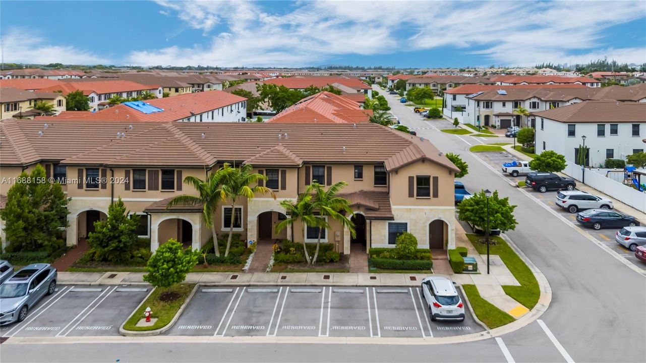 Active With Contract: $519,900 (3 beds, 2 baths, 1540 Square Feet)