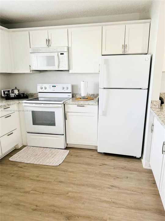 For Sale: $225,990 (2 beds, 2 baths, 1272 Square Feet)