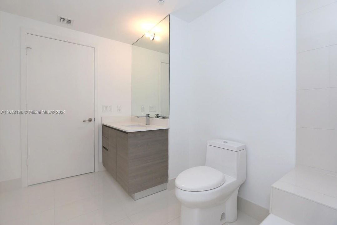 For Sale: $735,000 (2 beds, 2 baths, 1104 Square Feet)