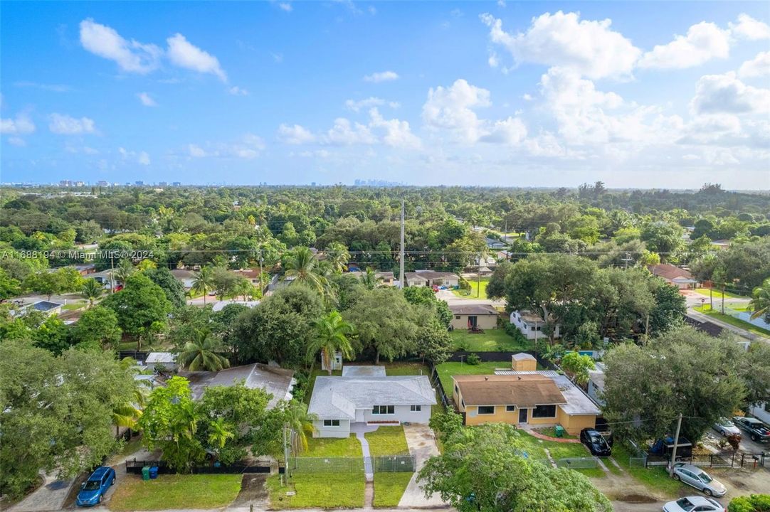 For Sale: $589,000 (4 beds, 2 baths, 1040 Square Feet)