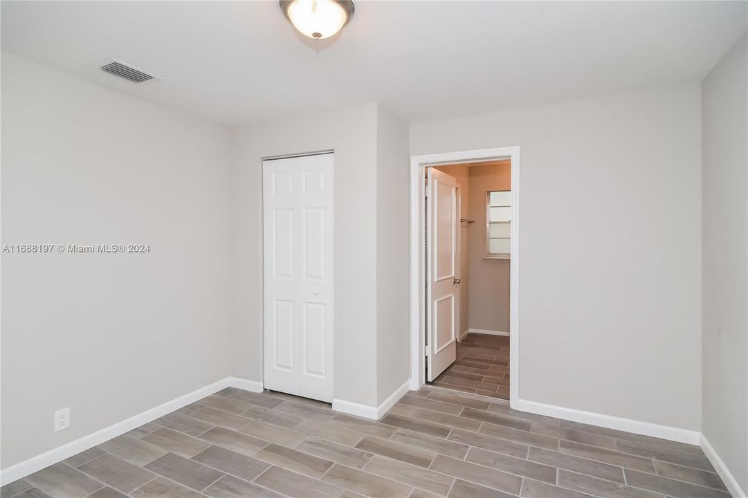 For Rent: $2,620 (2 beds, 2 baths, 1100 Square Feet)