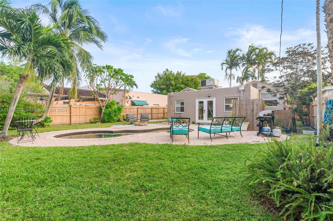 For Sale: $649,900 (3 beds, 2 baths, 1356 Square Feet)