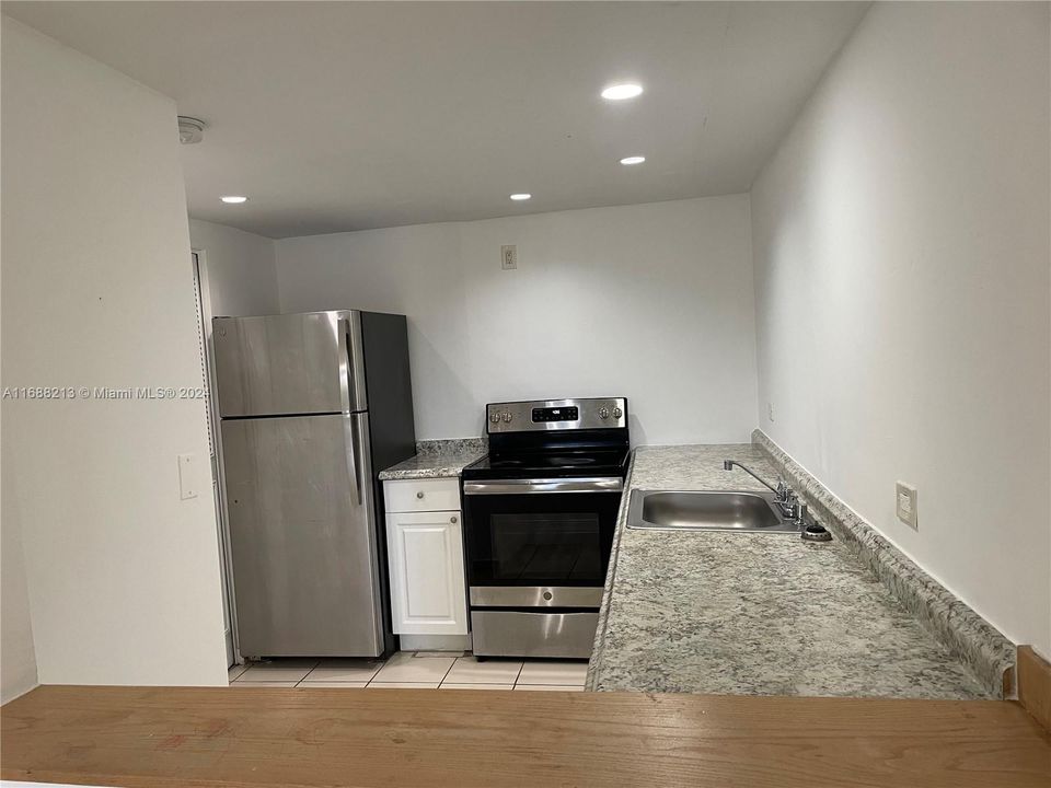 For Rent: $1,800 (1 beds, 2 baths, 54006 Square Feet)