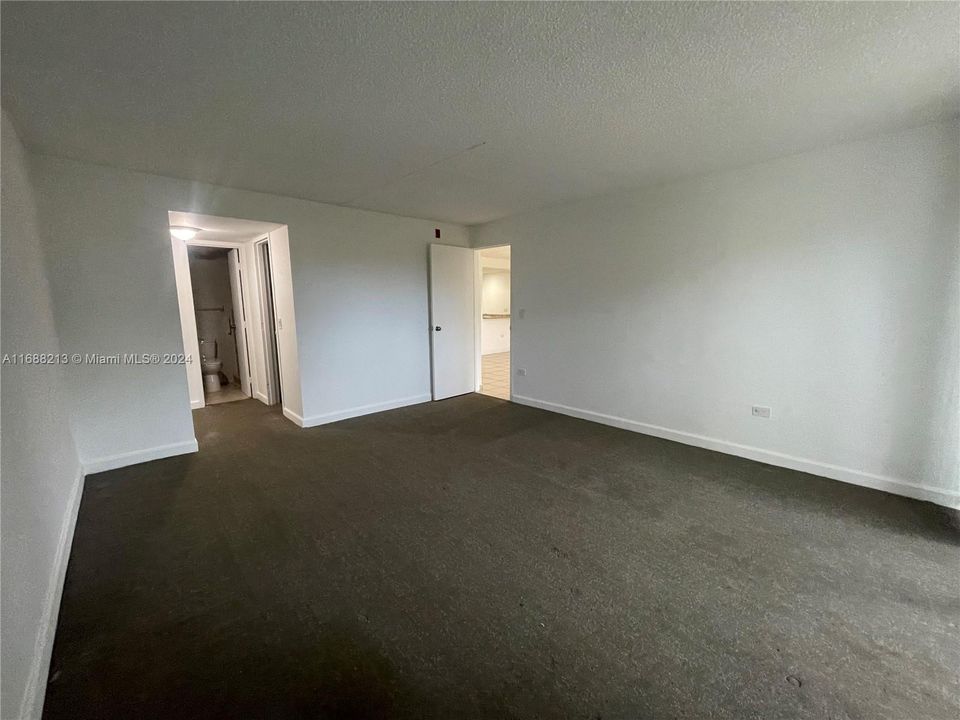 For Rent: $1,800 (1 beds, 2 baths, 54006 Square Feet)