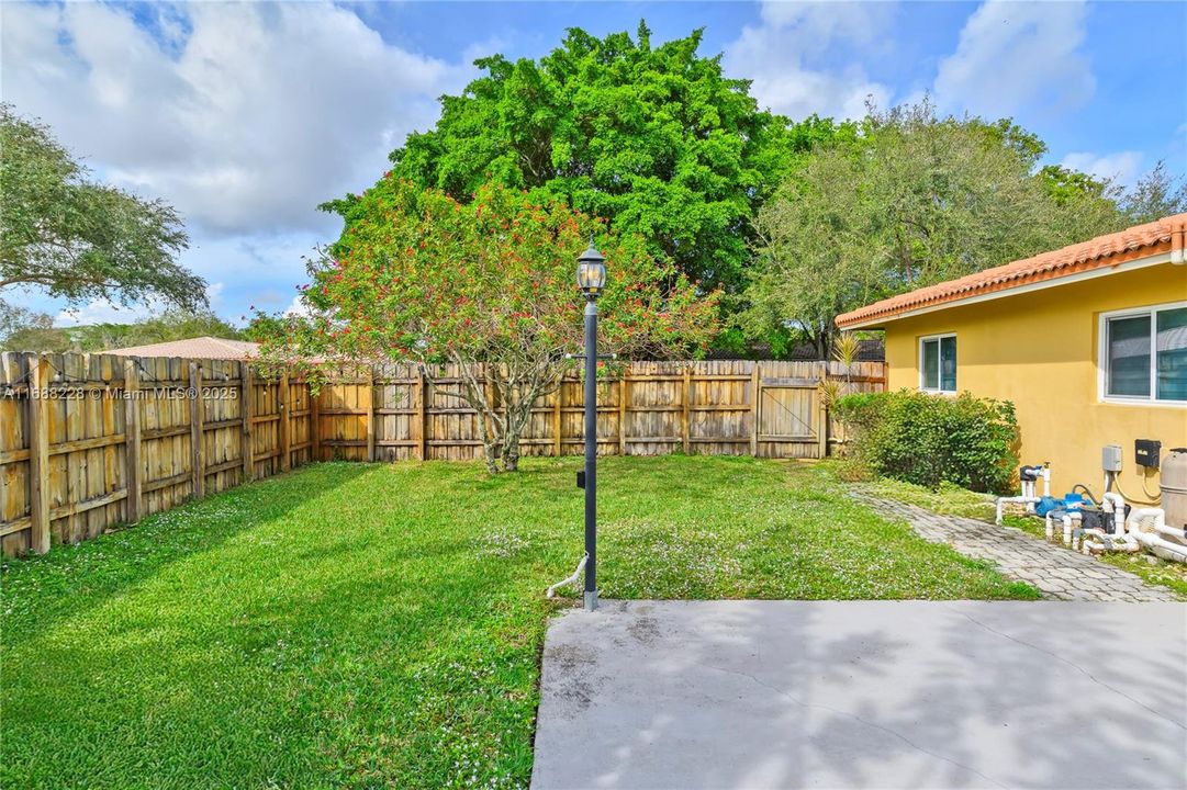 For Sale: $675,000 (4 beds, 2 baths, 2075 Square Feet)