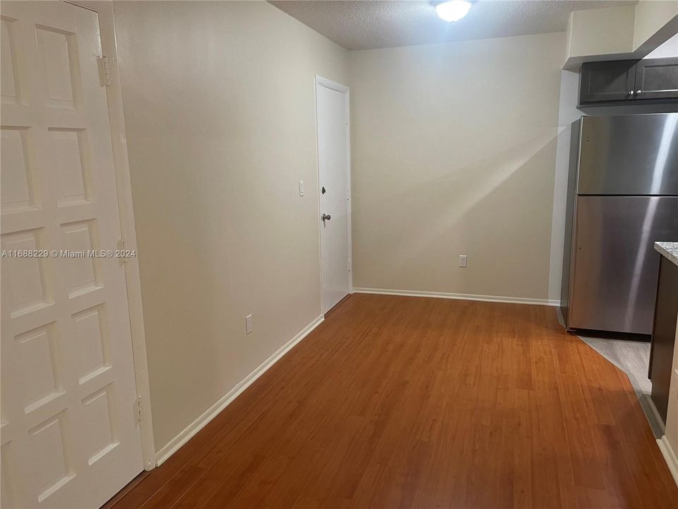 For Rent: $2,300 (2 beds, 2 baths, 920 Square Feet)