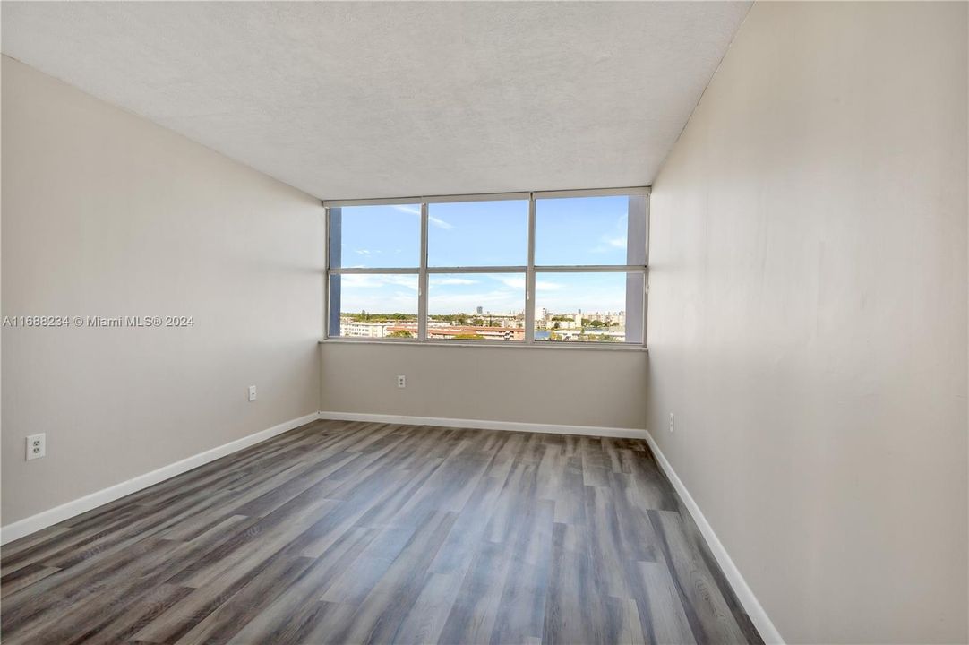 For Rent: $2,400 (2 beds, 2 baths, 1222 Square Feet)