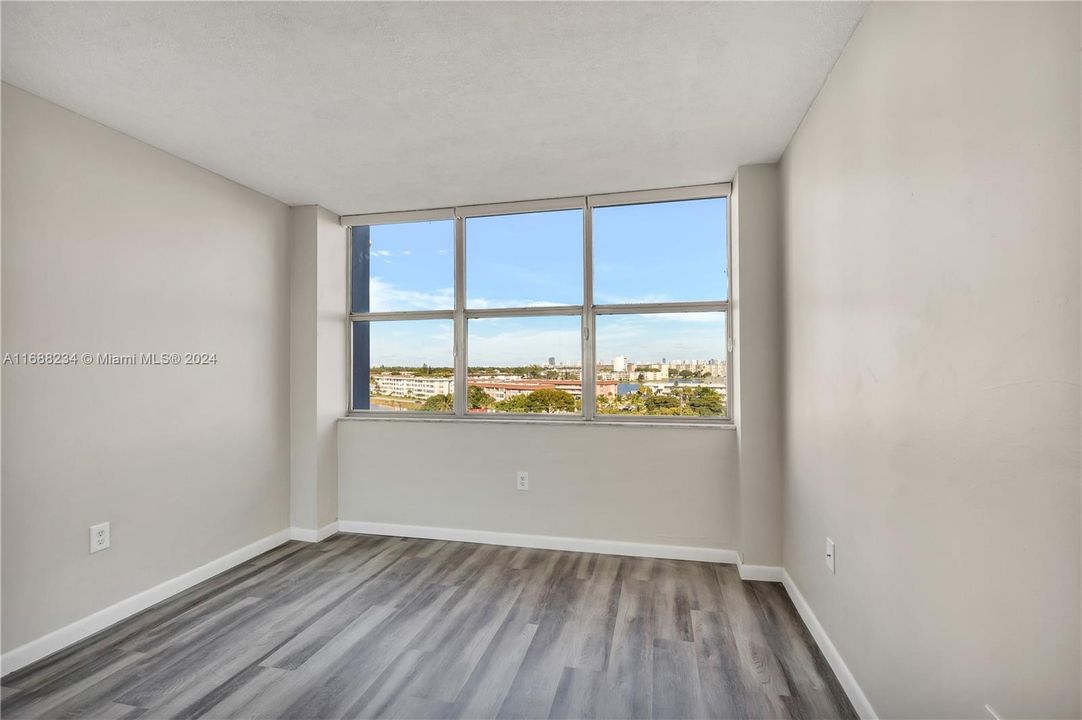 For Rent: $2,400 (2 beds, 2 baths, 1222 Square Feet)