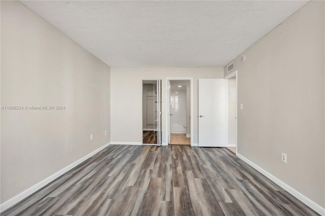 For Rent: $2,400 (2 beds, 2 baths, 1222 Square Feet)