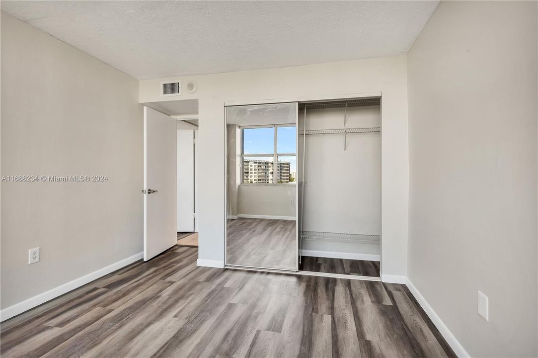 For Rent: $2,400 (2 beds, 2 baths, 1222 Square Feet)